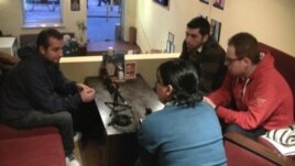 Հայաստան – Երեւան եկած սիրիահայերը հարցազրույց են տալիս «Ազատություն» ռադիոկայանին, 8-ը մարտի, 2012թ.