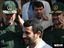 آقای احمدی نژاد، اظهارات تازه را در جمع تعدادی از بسيجيان در «کنگره مرکزی يادواره شهيد فهميده» بیان کرد.
