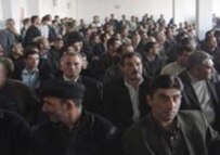 Supporters of parliamentary candidate Rauf Arifoglu Abbasov at a campaign event on 2  November (RFE/RL)