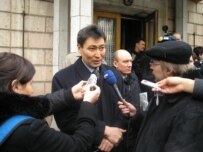 Ghalymzhan Zhaqiyanov at 17 January press conference (RFE/RL)