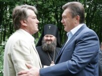 Yushchenko (left) and Yanukovych on June 2 (official site)