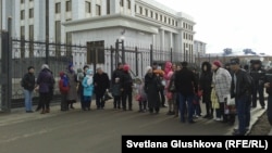 Astana residents blocked the road outside the Prosecutor General's Office in Astana on April 11.