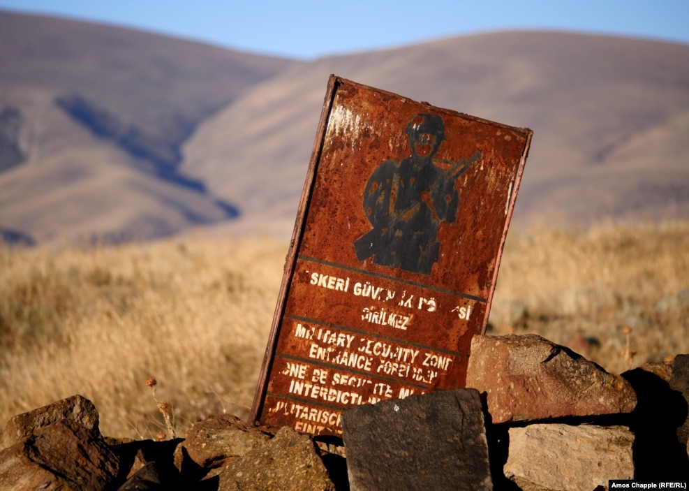 An outdated sign declaring a portion of Ani a military zone. The Turkish side of the border is demilitarized, but some areas of Ani remain off limits.
