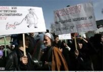 An anti-cartoon demonstration in Tehran on 12 February (Fars)
