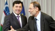 Мустақил таҳлилчилар¸ Ўзбекистонга қарши ЕИ сиëсатининг юмшашини Ташқи ишлар вазири Владимир Норов уринишлари маҳсули демоқдалар.