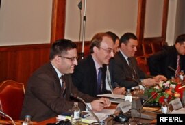Министрите Милошоски и Бесими на состанокот на Комисијата за надворешна политика