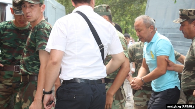 Former Bishkek Mayor Nariman Tuleev (right) has been on a hunger strike since February 15, claiming the detention center's officials requested $50,000 before they would allow him to get medical treatment outside the facility for cancer.