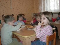 Children at the Republican Hospital for Infectious Diseases in Ust-Izhora (RFE/RL)