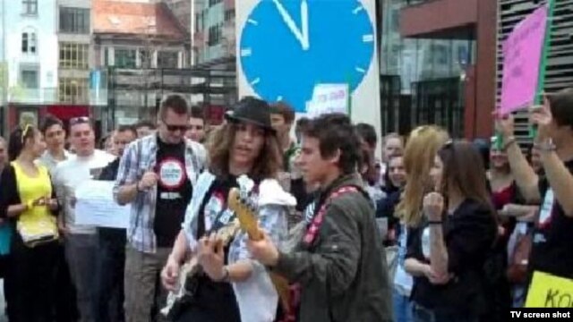 Sa jednog od rijetkih protesta mladih u BiH, april 2012.
