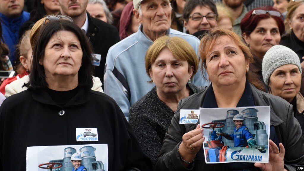Оппозиции непонятно почему правительство сотрудничает с энергетическим гигантом страны-оккупанта который является политическим орудие