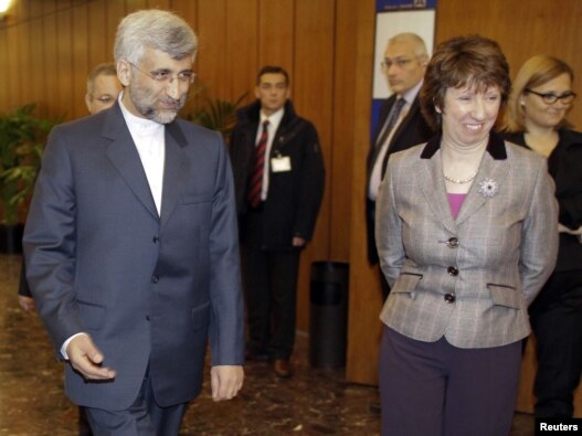 سعید جلیلی (چپ) به همراه کاترین اشتون، 
رئیس سیاست خارجی اتحادیه اروپا