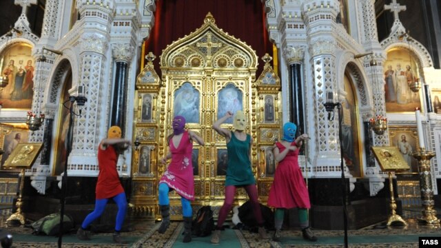 Pussy Riot u Hramu Hrista Spasitelja u Moskvi