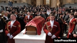 Georgians pay final respects to President Zviad Gamsakhurdia at his funeral in Tbilisi in April 2007 in connection with the discovery of his grave and his reburial with full honors.