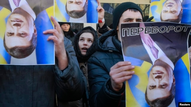 Сторонники евроинтеграции Украины на акции протеста в Киеве