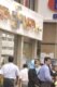 فروشگاه «دی تو دی» یکی از پاتوق های ایرانی ها است و راننده های تاکسی می گویند که خیلی از مسافران ایرانی را به اینجا می آورند