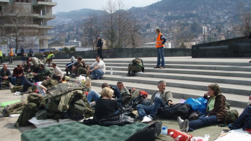 Protest u Sarajevu: Penzionisani vojnici ostaju na ulici do daljnjeg