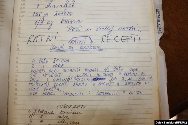 A page marked “war recipes” (ratni recepti) from a wartime cookbook kept by Sarajevo resident Alma Alic.