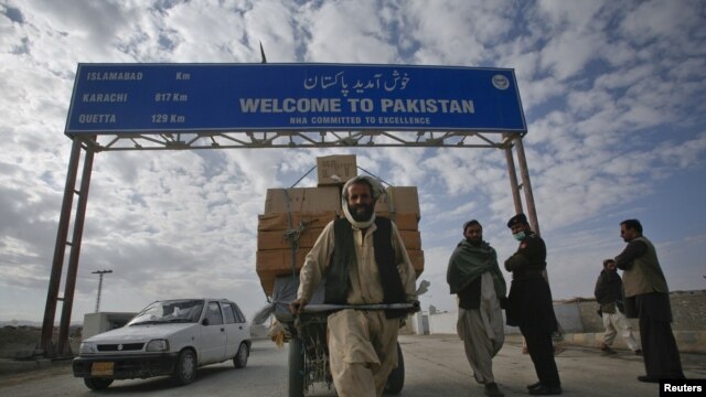Kaplan argues that because the two countries lack a natural border, the fates of Pakistan and Afghanistan are inextricably intertwined.  