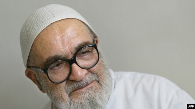 آیت الله حسینعی منتظری به سیاست گسترش رابطه ایران با روسیه انتقاد کرده است.