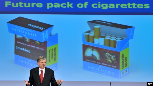 Comisarul european pentru sănătate Tonio Borg vorbește presei despre Directiva produselor din tabac a Comisiei Europene, Bruxelles, 19 decembrie 2012