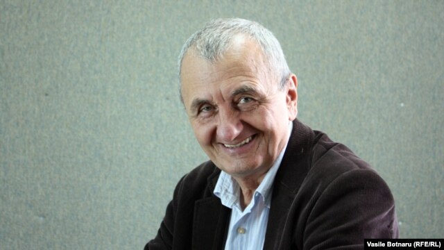 Arcadie Barbăroșie, la o dezbatere în studioul Europei Libere