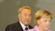 Президент Казахстана Нурсултан Назарбаев и канцлер Германии Ангела Меркель. Берлин, 3 февраля 2009 года. 