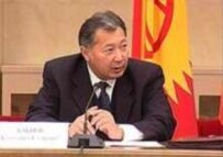 Many see Kurmanbek Bakiev as a likely successor to Kyrgyz President Askar Akaev. (file photo)