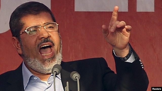 Egyptian President Muhammad Morsi's decision to reconvene parliament threatens to throw the country into fresh instability.  