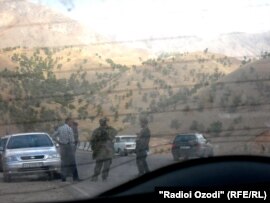A checkpoint on the road to Rasht.