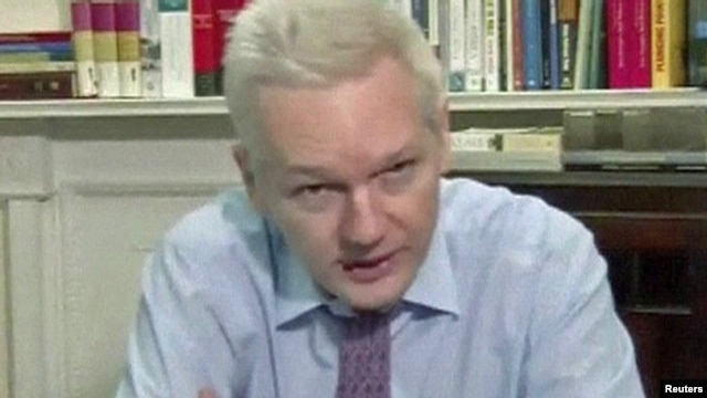 Assange na video linku preko kojeg se obratio članovima GS UN