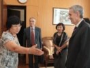 Kyrgyzstan -- Kyrgyz  President Roza Otunbaeva meets with RFE President Jeffrey Gedmin (Bishkek, 06Sep2010)