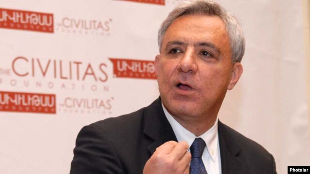 Armenia -- Former Foreign Minister Vartan Oskanian speaks at an event organized by his Civiltas Foundation.