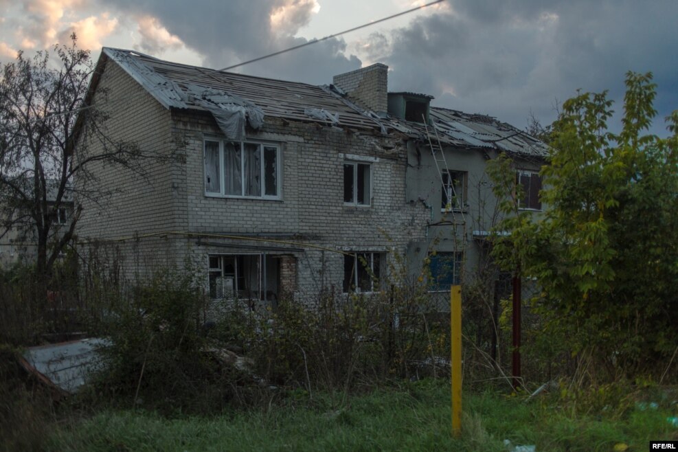 A building in a once middle-class part of Maryinka, which was previously occupied by the separatists, now sits empty. Inside is an unexploded artillery shell that soldiers fear could detonate if they enter.
