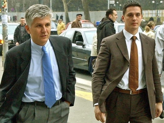 Zoran Đinđić i njegov telohranitelj Milan Veruović koji je povređen prilikom atentata na pokojnog premijera, fotografija iz januara 2003. godine