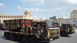 Yerevanda hərbi parad, Çin istehsalı olan WM80 raketatan qurğu, 21 sentyabr 2011