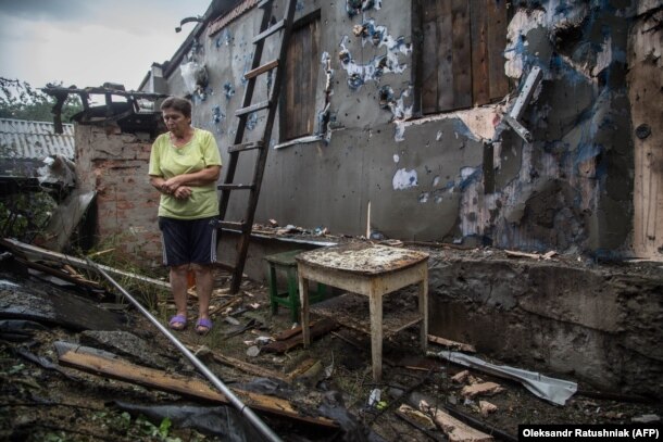Последствия боевых действий в пригороде Луганска