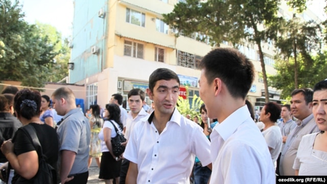 Applicants to the Tashkent State Institute of Chemical Technology wait in August 2011 to take their early morning entrance exams.
