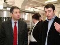 Georgian Prime Minister Zurab Noghaideli's (left) government is doing something right (InterPressNews, file photo)