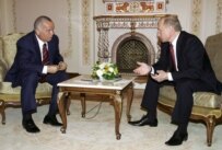 President Karimov (left) meeting in Moscow with President Putin in June 2005 (epa)