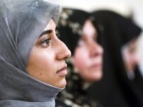 Men and women often share taxis in Iran (epa)