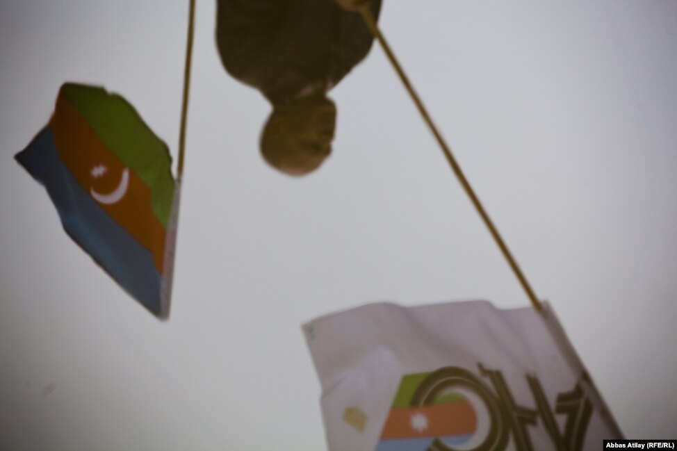 E8E1F70C-BBE5-45E6-B4C2-6CD37098CC90_w97