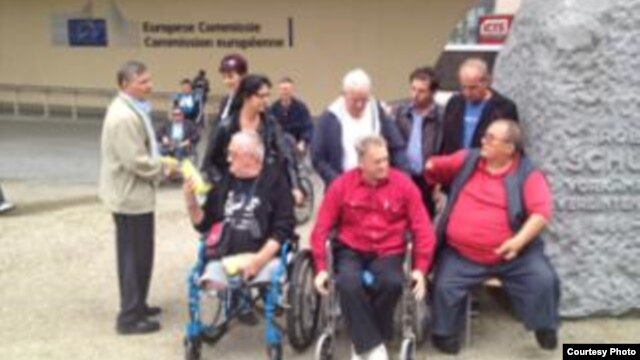 Invalidi iz BiH na protestu u Briselu, FOTO: SRNA