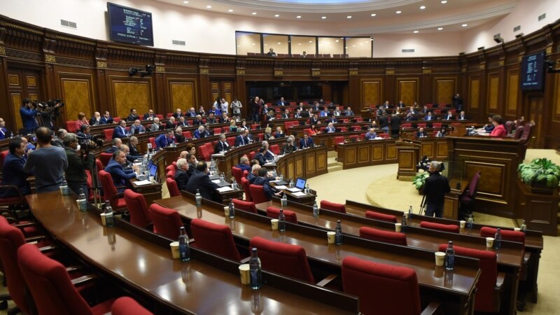 New Armenian Tax Code Again Debated By Parliament