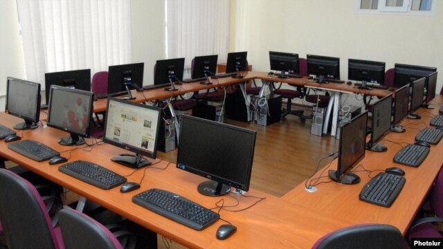 Armenia - A computer class in Yerevan.