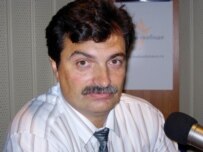 Yury Boldyrev during his recent RFE/RL interview in St. Petersburg (RFE/RL)