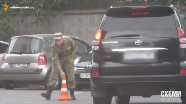Працівник СБУ Кириленко пересувається на автівці, зареєстрованій на дружину