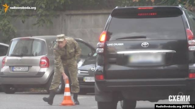 Працівник СБУ співробітника С.В.Кириленко пересувається на автівці, зареєстрованій на дружину