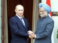 Manmohan Singh (right) welcomes Vladimir Putin to New Delhi today (epa)