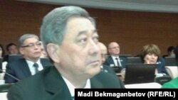 Парламент мәжілісінің төрағасы болып сайланған Бақтықожа Ізмұхамбетов. Астана, 25 наурыз 2016 жыл.