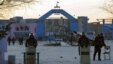 Полицейские на центральной площади Жанаозена после разгона демонстрации. 18 декабря 2011 года.